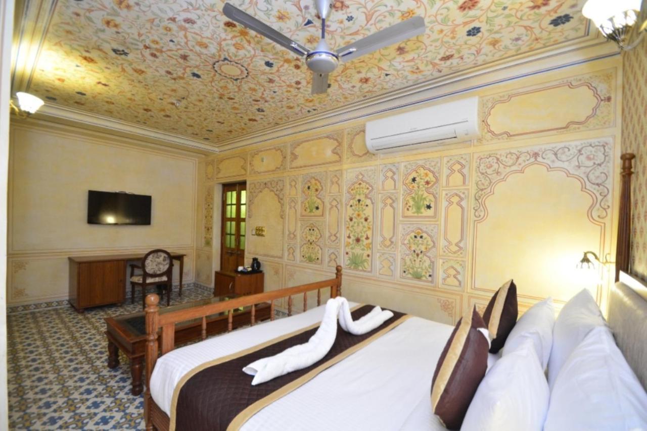 Nirbana Palace - A Heritage Hotel And Spa Jaipur Exteriör bild