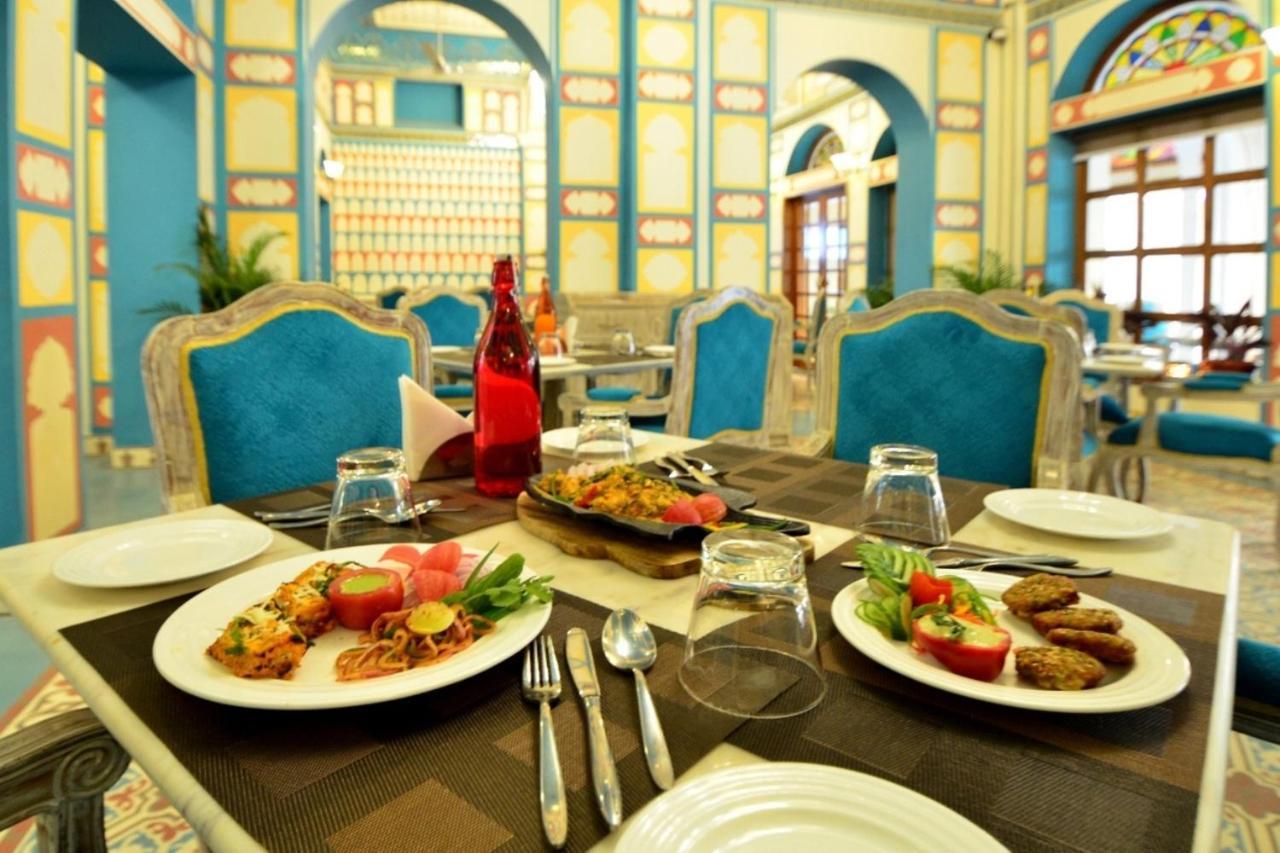Nirbana Palace - A Heritage Hotel And Spa Jaipur Exteriör bild
