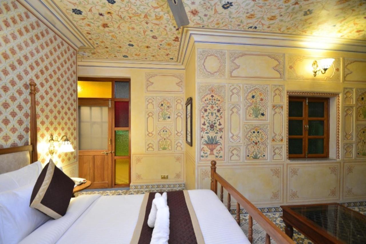 Nirbana Palace - A Heritage Hotel And Spa Jaipur Exteriör bild