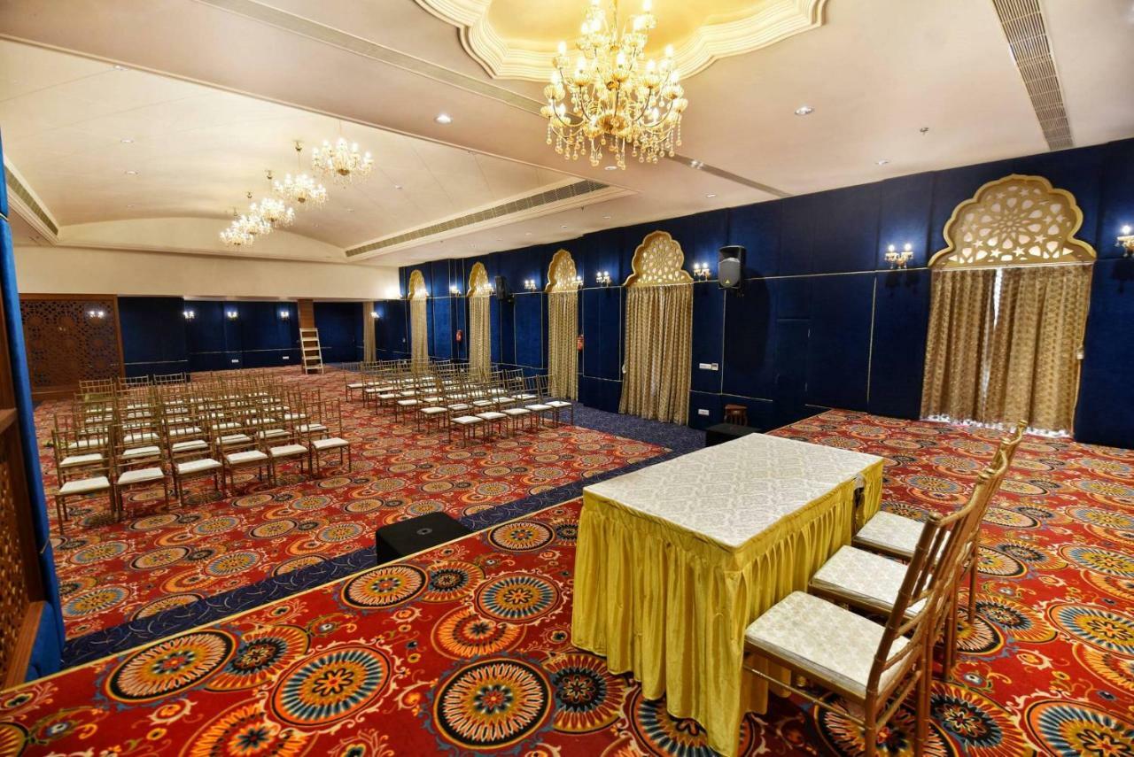 Nirbana Palace - A Heritage Hotel And Spa Jaipur Exteriör bild