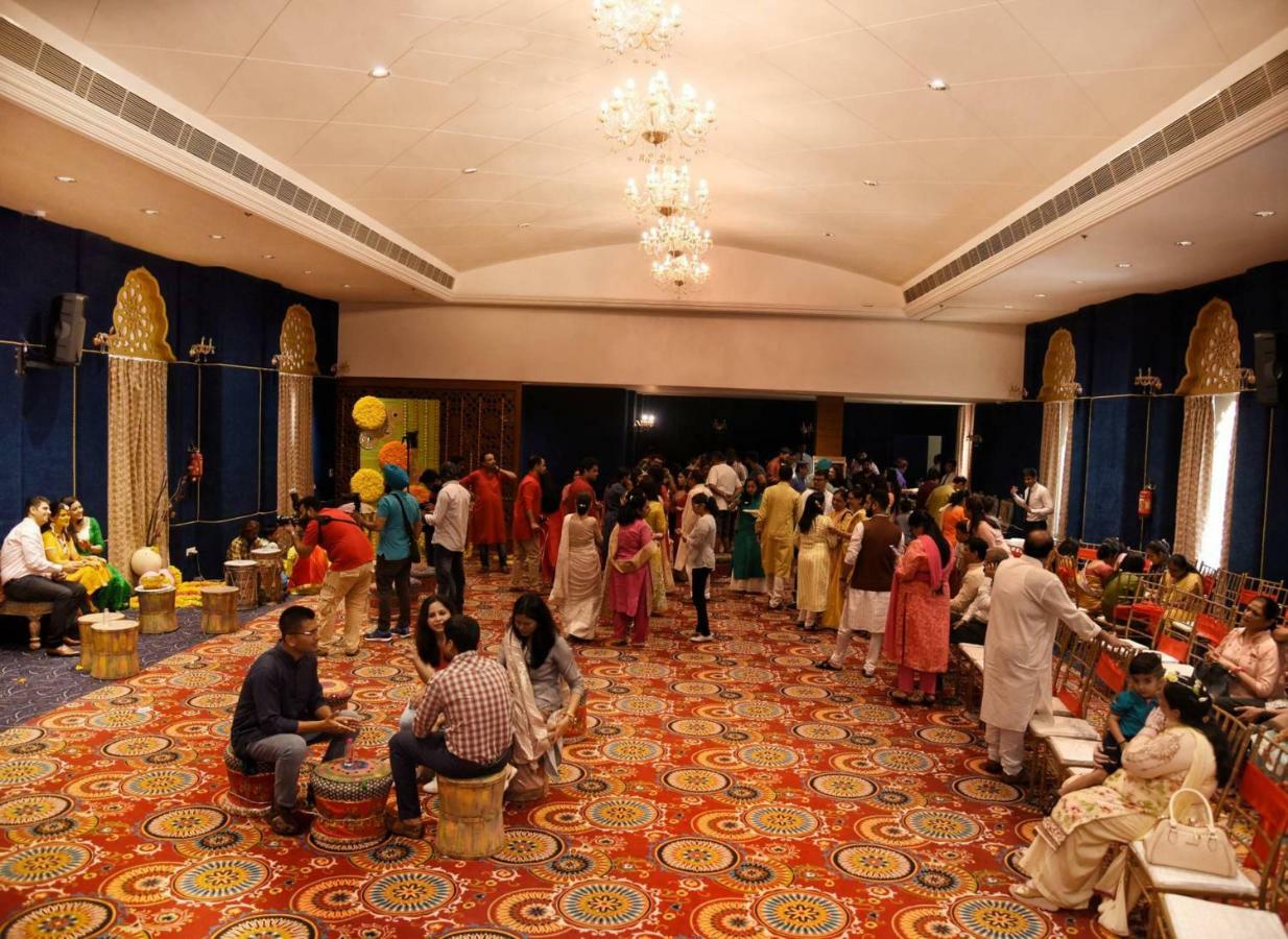 Nirbana Palace - A Heritage Hotel And Spa Jaipur Exteriör bild