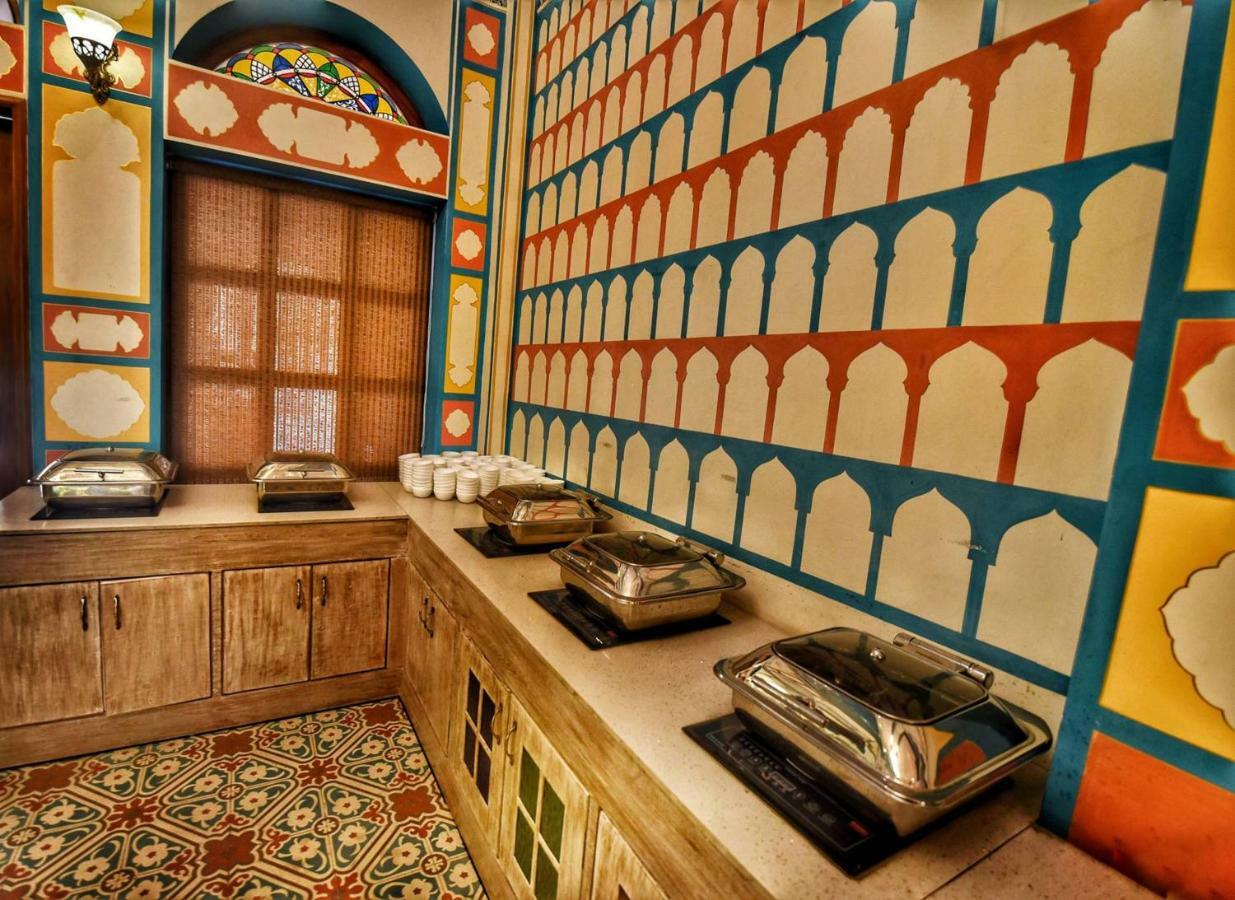 Nirbana Palace - A Heritage Hotel And Spa Jaipur Exteriör bild