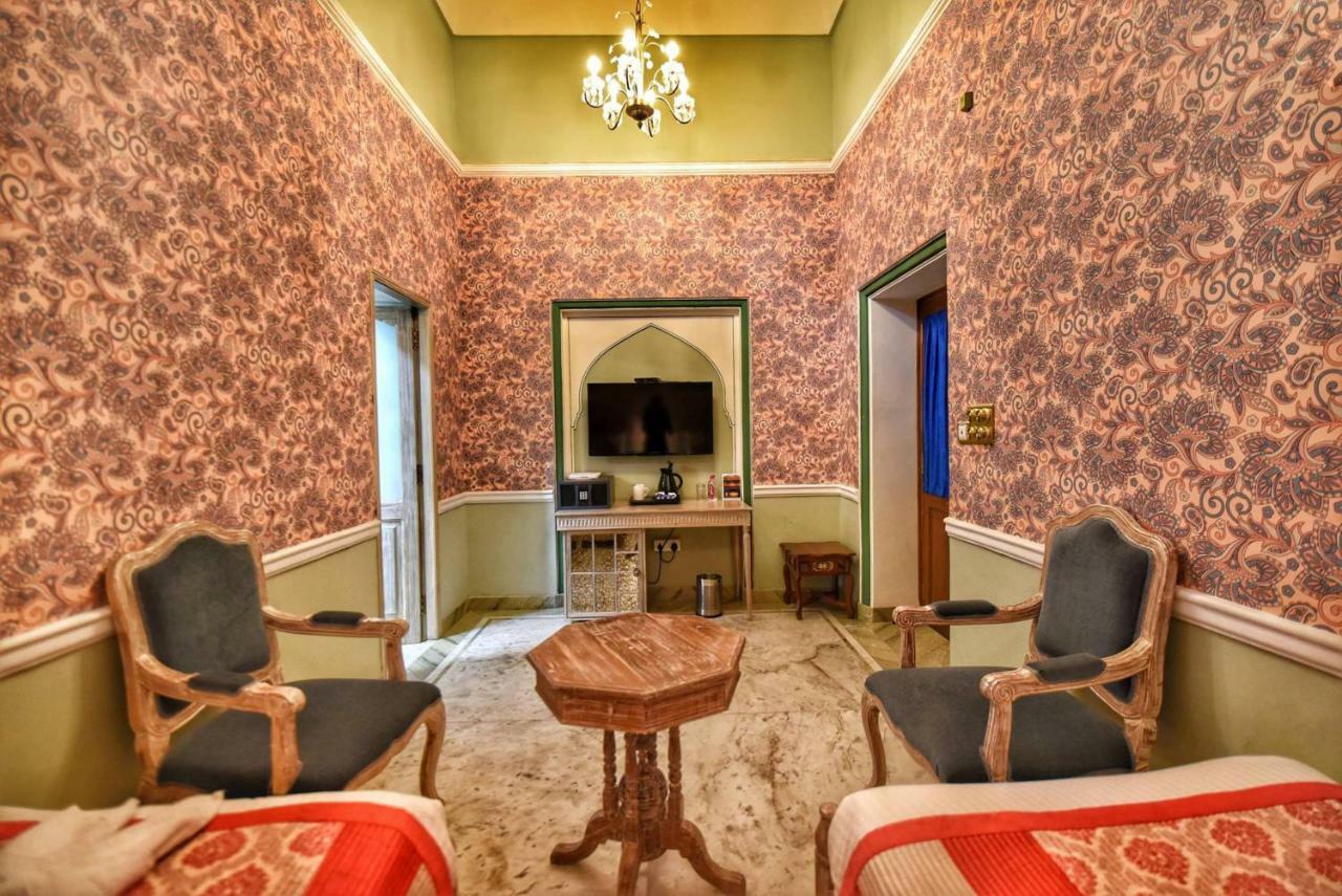 Nirbana Palace - A Heritage Hotel And Spa Jaipur Exteriör bild