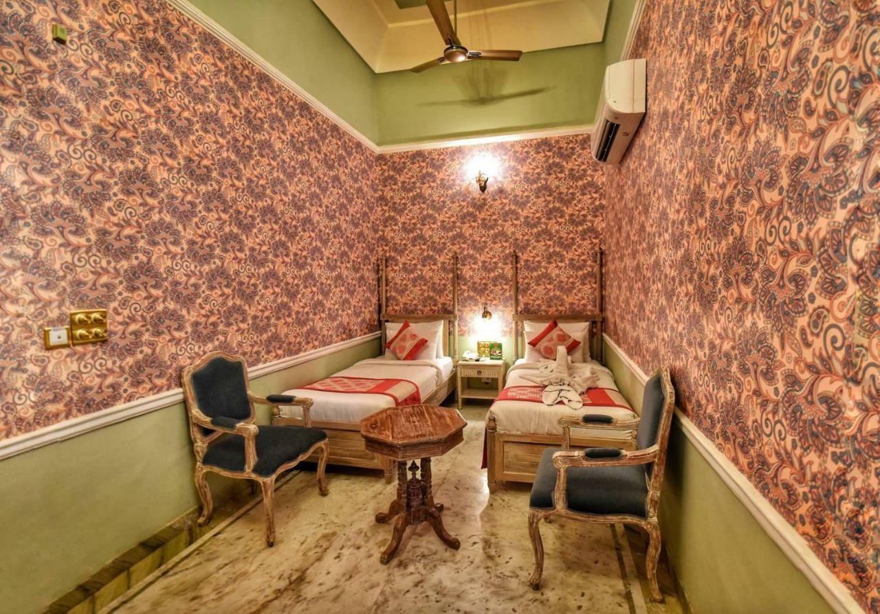 Nirbana Palace - A Heritage Hotel And Spa Jaipur Exteriör bild
