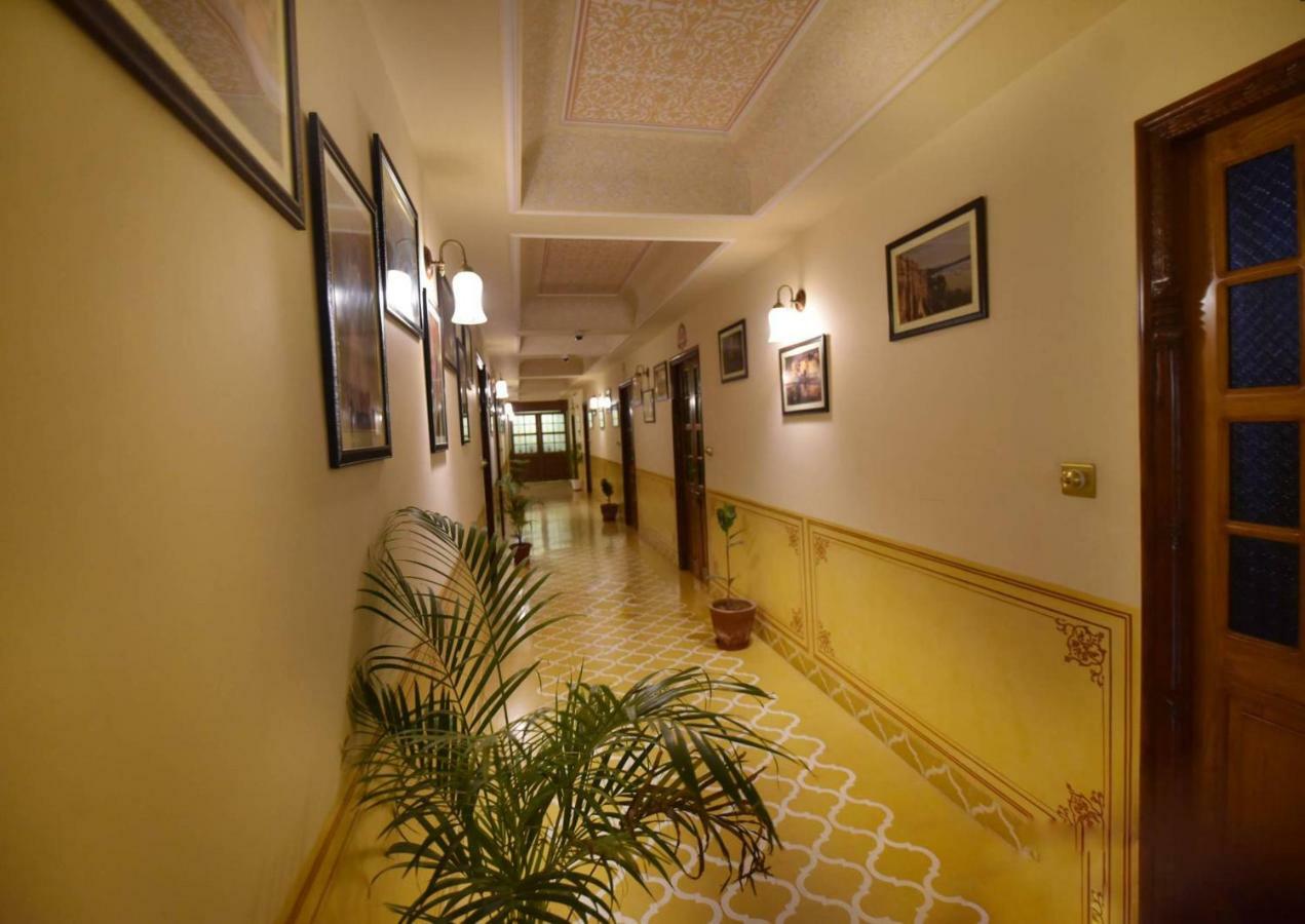 Nirbana Palace - A Heritage Hotel And Spa Jaipur Exteriör bild