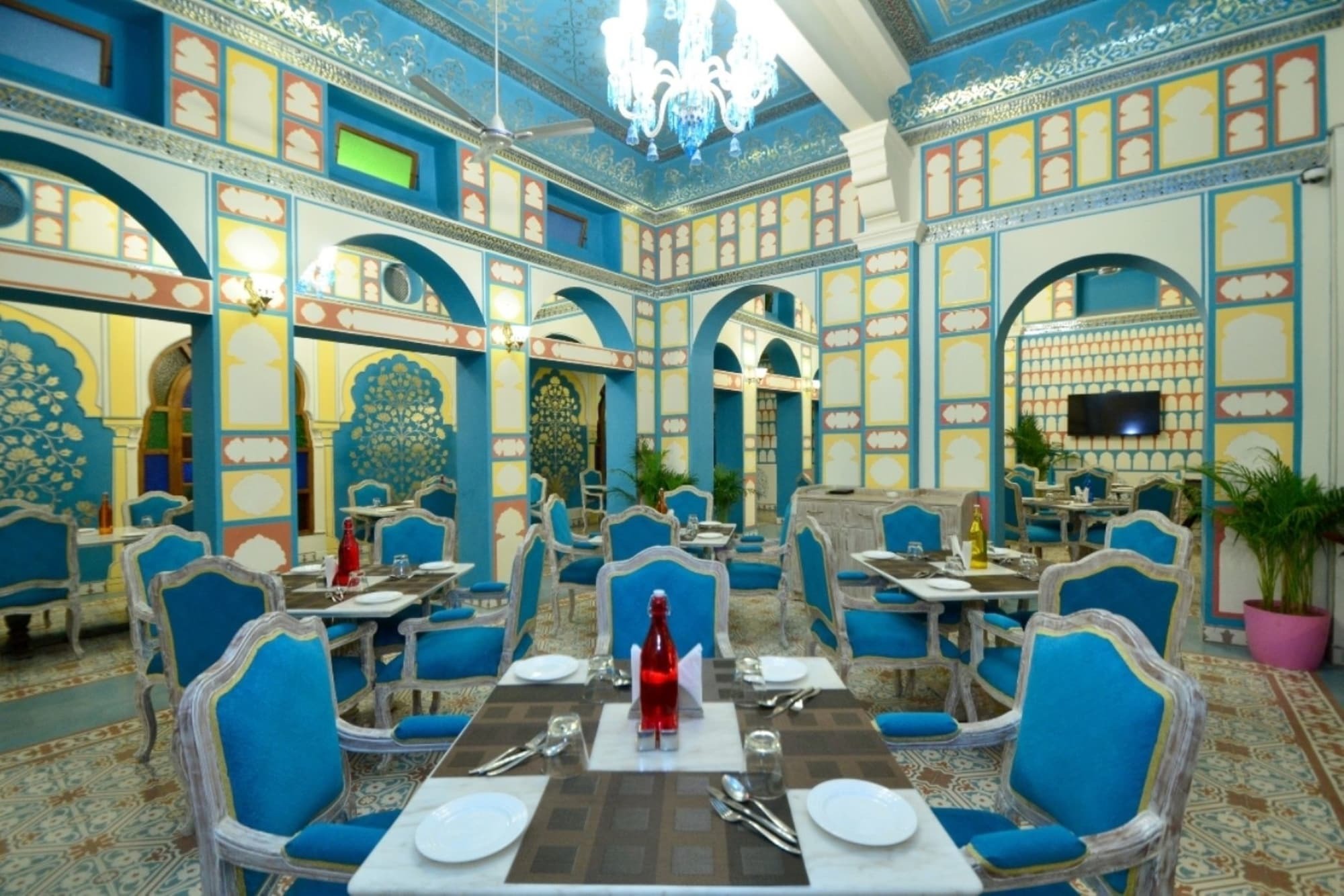 Nirbana Palace - A Heritage Hotel And Spa Jaipur Exteriör bild